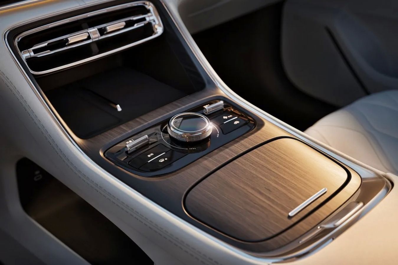 Το Geely Galaxy A7 έκανε πρεμιέρα με τιμή... χώμα